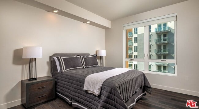 Photo - 1340 S Hill St Unit 201