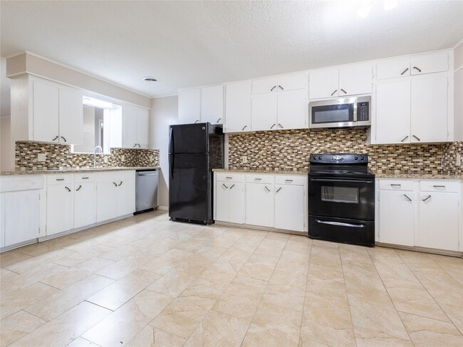 Photo - 2728 Encino Ave