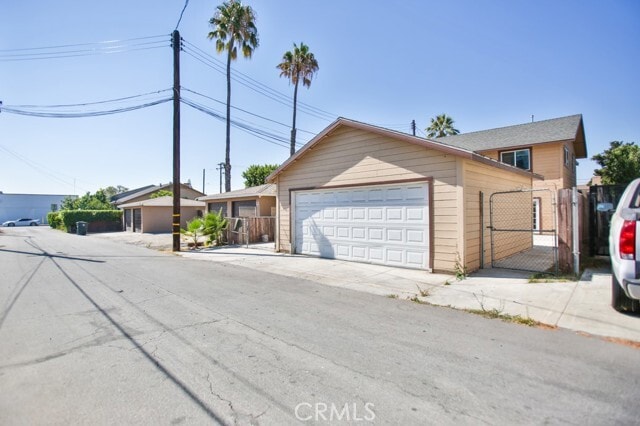 Photo - 1091 Bonita St