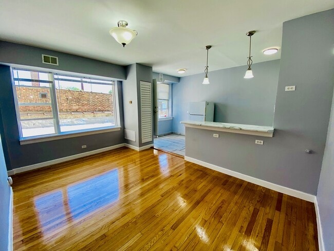 4165 S Archer Ave Unidad 204
