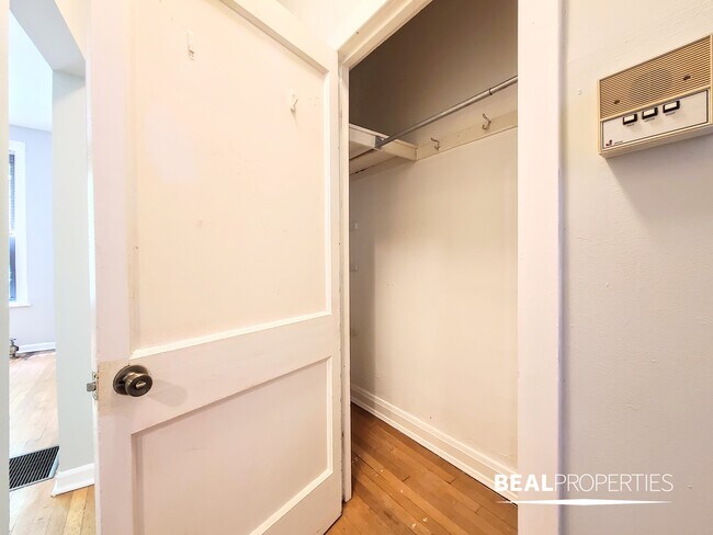 Photo - 721 W Barry Ave Condo Unit Studio