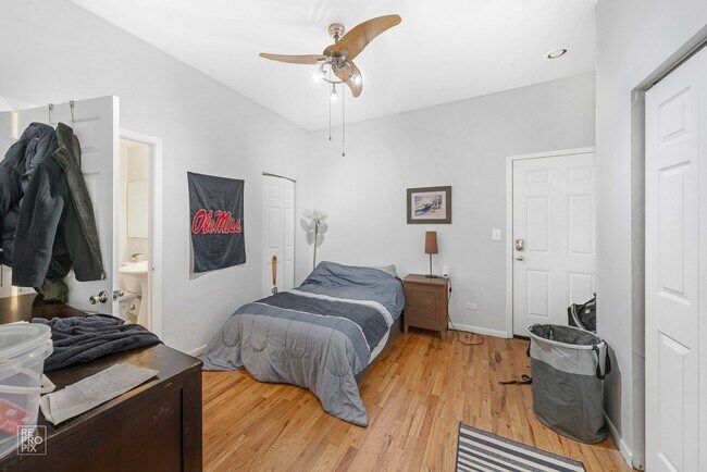 Photo - 2946 N Lincoln Ave Unit 1R