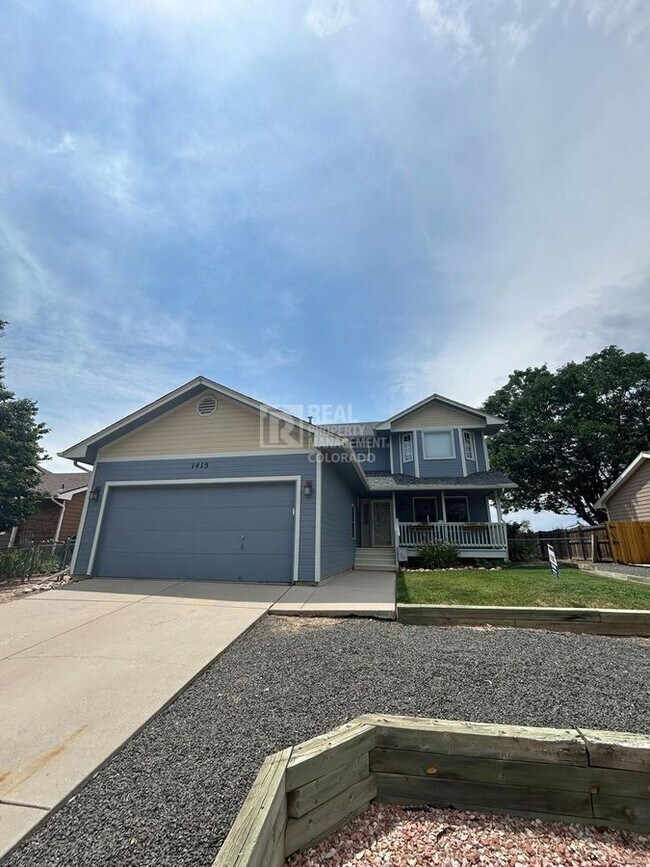 Photo - 1415 Maple Dr