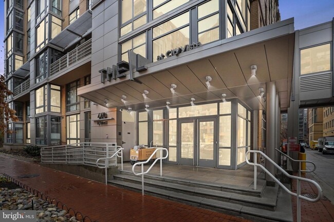 Photo - 440 L St NW