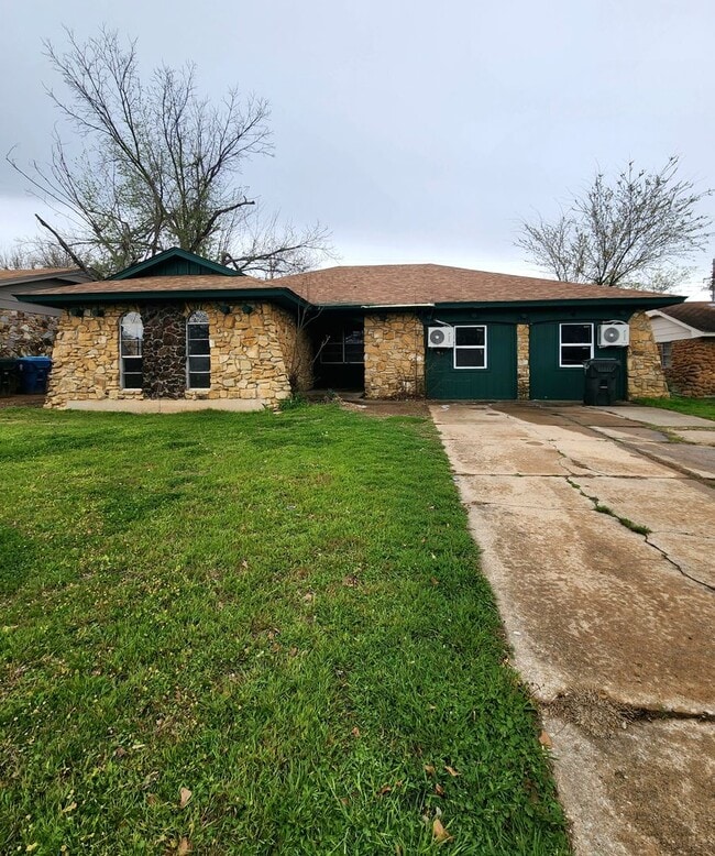 6 Bedroom House Available NOW in Midwest City - 6 Bedroom House Available NOW in Midwest City