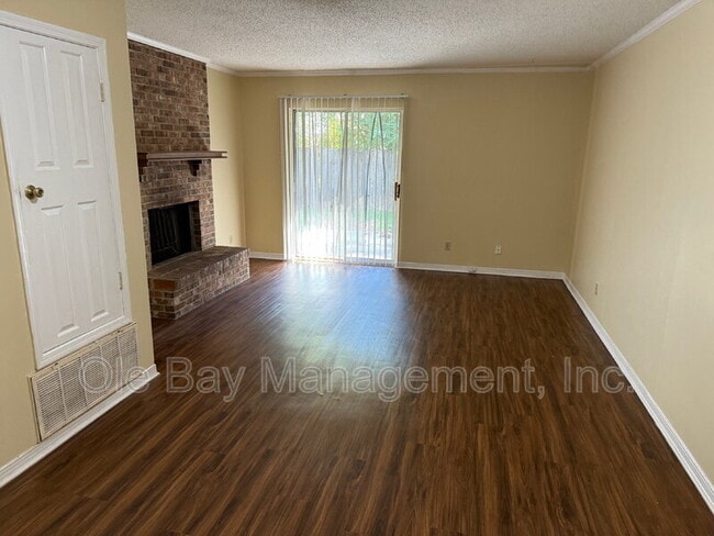 Building Photo - 929 Navco Rd