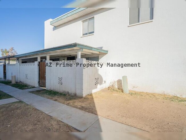 Photo - 2133 W Turney Ave Condominio Unidad 74B