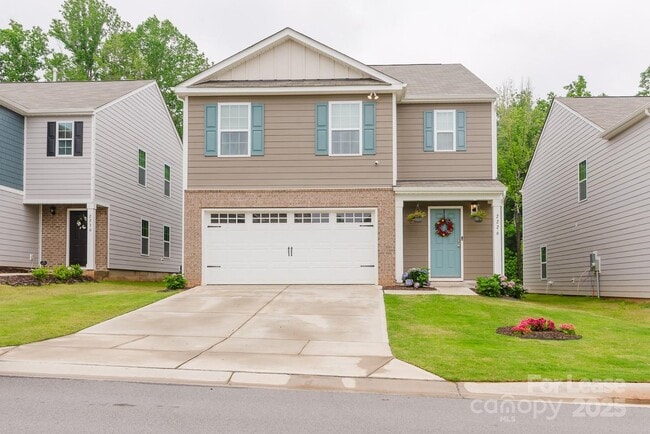 Photo - 2226 Redstone Dr House