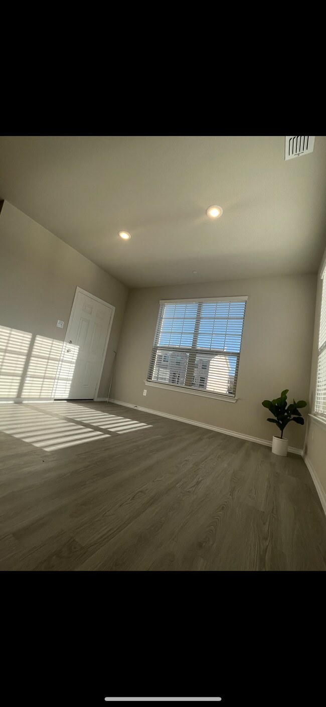 Photo - 2312 Davenport Dr