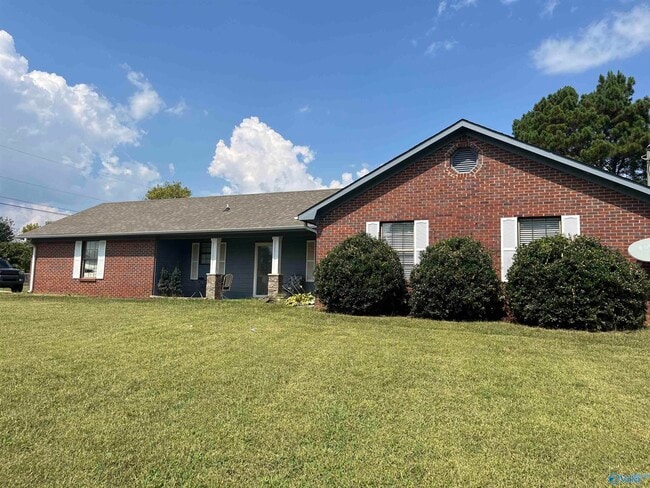 Building Photo - 197 Silverwood Ln Rental