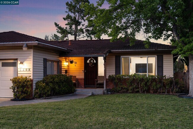 Photo - 1208 Roseann Dr