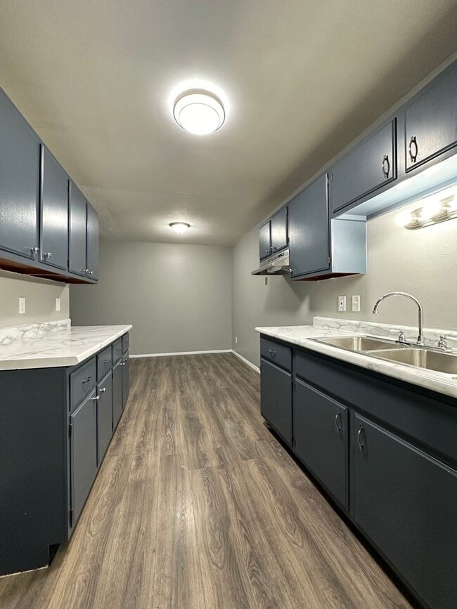 Photo - 1315 N Dowling Ave Unit 301