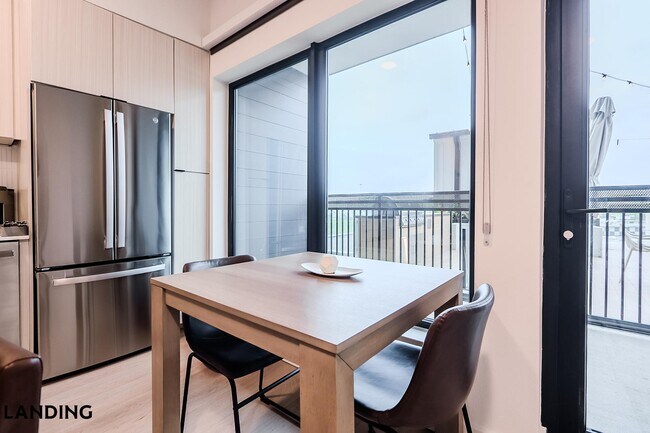 Photo - 2623 Keene St Unidad 521