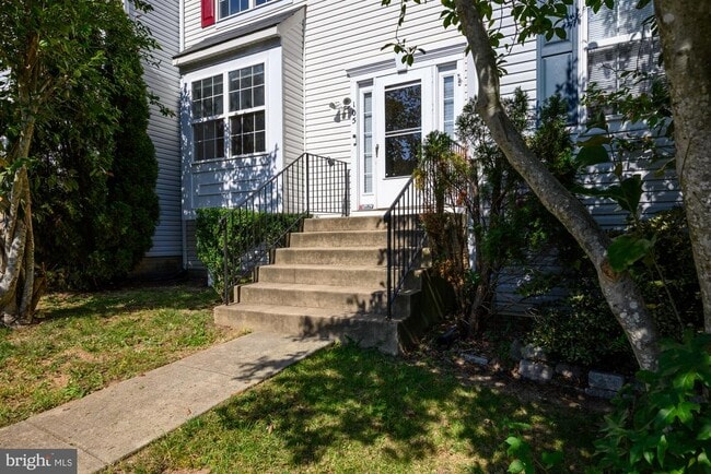 Photo - 105 Brenwick Ct