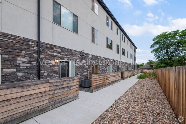 Building Photo - 4743 E Iliff Ave Rental