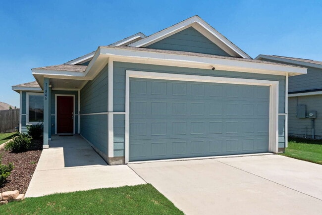 Photo - Charming 3-Bedroom Home with 2 Full Baths in Justin, TX – Cozy Living at Shale Creek