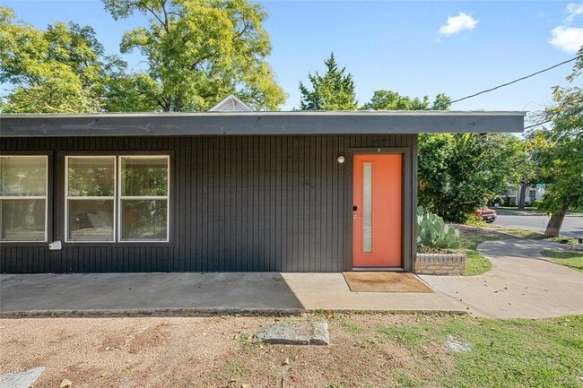 Photo - 2201 Leon St Unit D