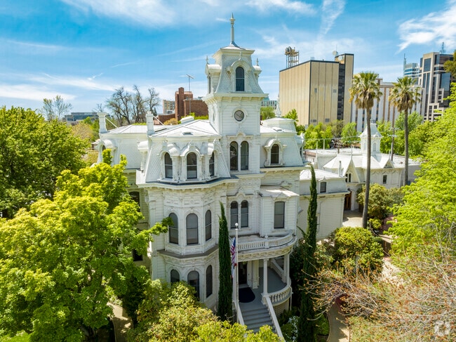 The Governors Mansion, Across the Street - The Mansion