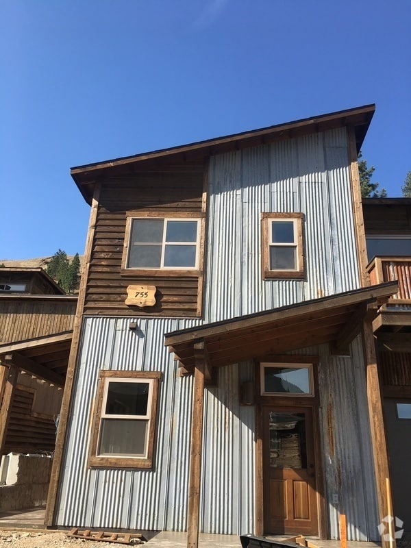 Building Photo - 755 Sun Pillar Unit #2 Rental
