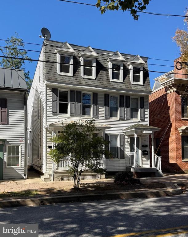 Building Photo - 234 1/2 E Main St Rental