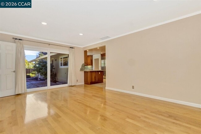 Photo - 241 Ivy Pl