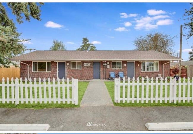 Building Photo - Crispo, A&T (4612) Unit 02