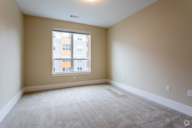 2 BR, 2 BA - 1,100 SF