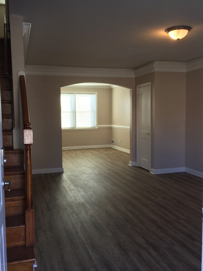 Photo - $1895 / 3br - 1536ft2 - RECENTLY RENOVATED...