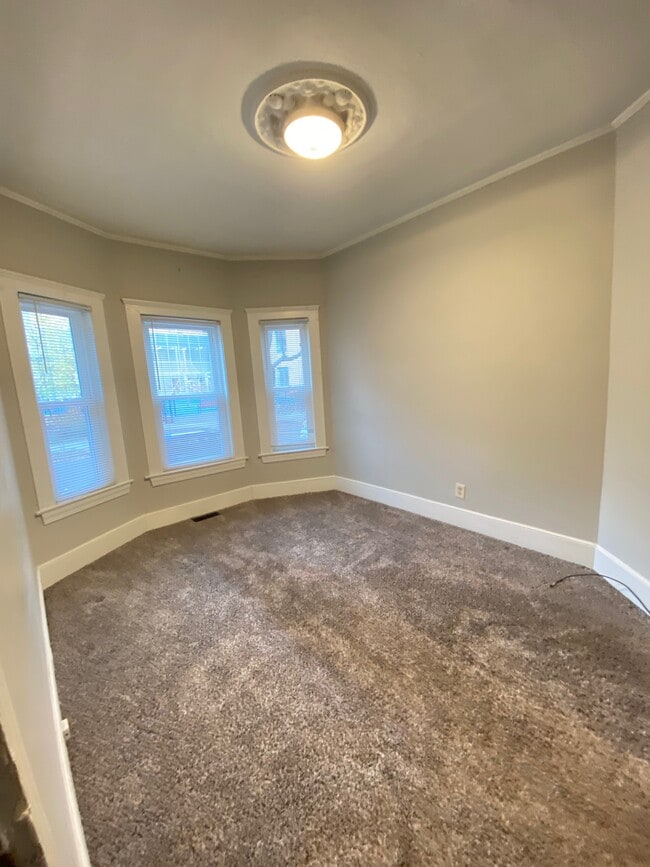 Building Photo - 94 Willow St Unit 1 Rental