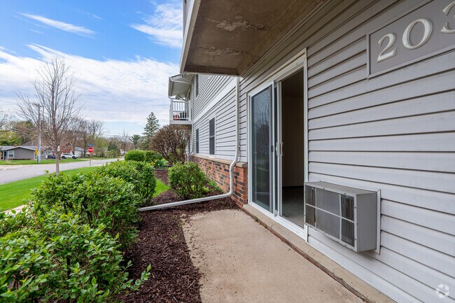 1BR, 1BA - 695SF - Patio