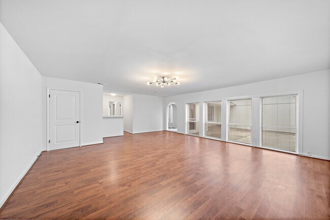 Photo - 7810 Antoine Dr