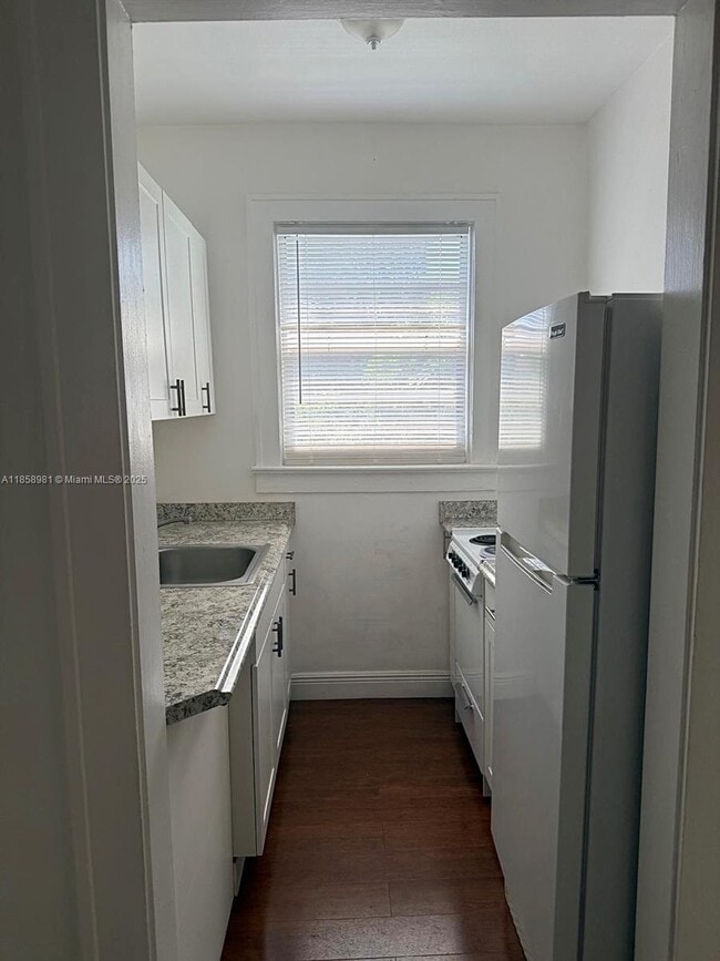 Building Photo - 114 Antilla Ave Unit 7 Rental