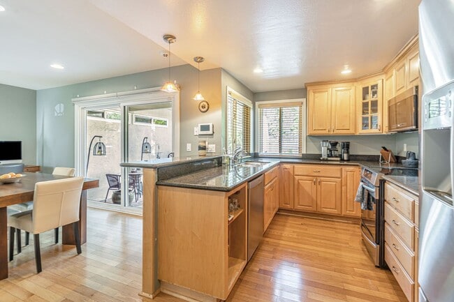 Photo - Stylish & Comfort Home in Prime San Jose Location