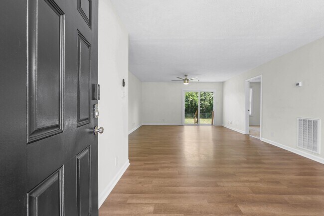 Photo - 741 Princeton Cir