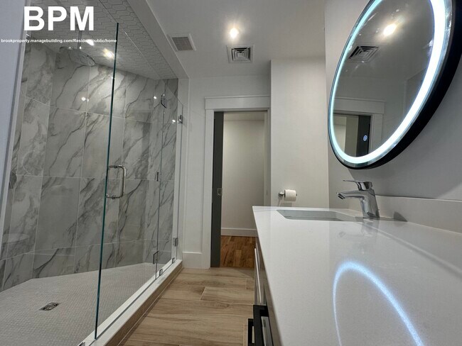 Photo - 452 Centre St Unit 2