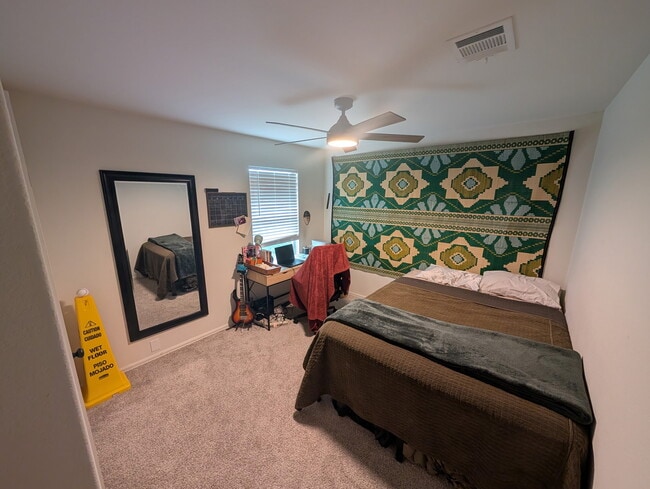 Building Photo - 1306 Sunflower Ln