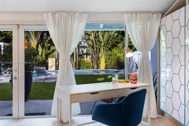 Photo - 11403 NE 8th Ave