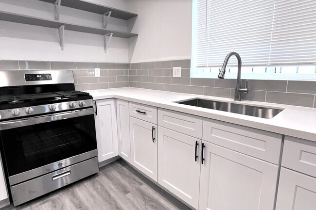 Photo - 3711 Halldale Ave Unit 3