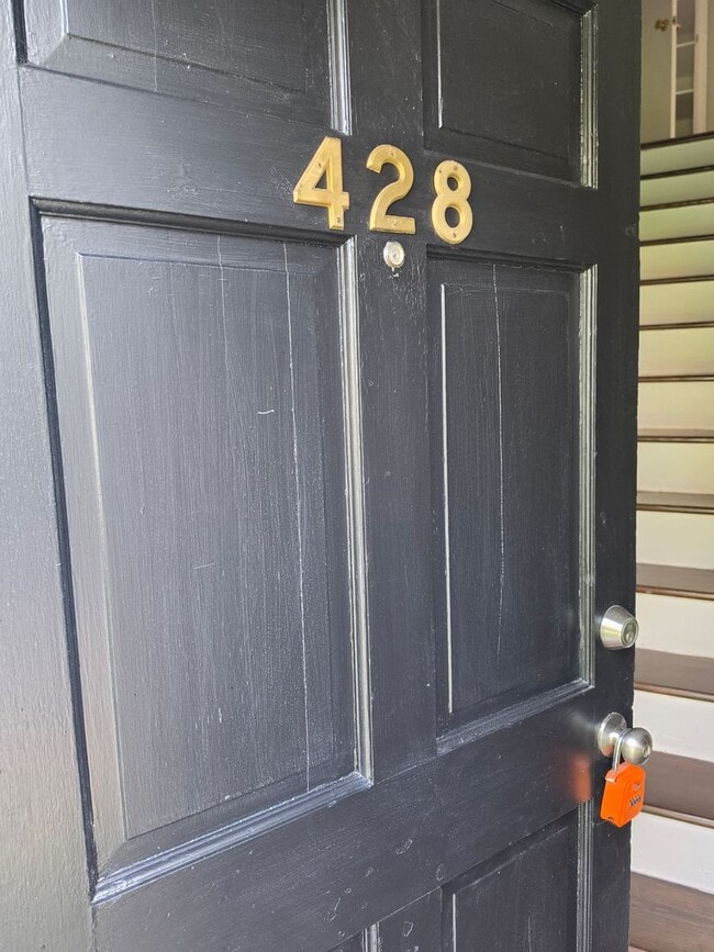 Photo - 426/428 Ceylon St NE. Unit 428
