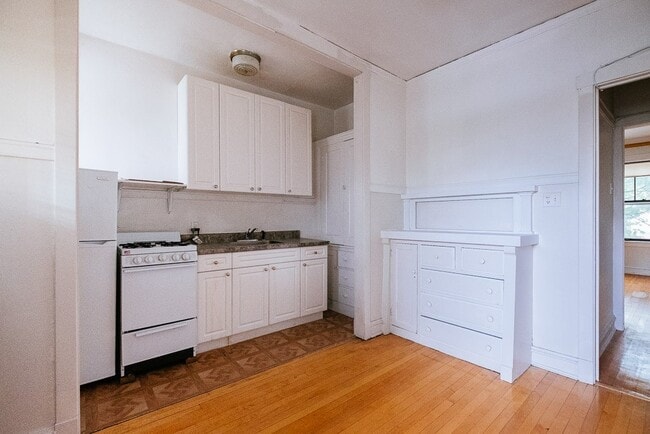 Photo - 1917 W Winnemac Ave Unit 3