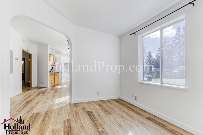 Photo - Lovely 3 bedroom 2 bathroom home in Beavercreek! Enjoy the Comfort, Serenity and Great Space!