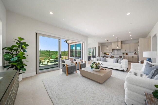 Photo - 122 Mossvine