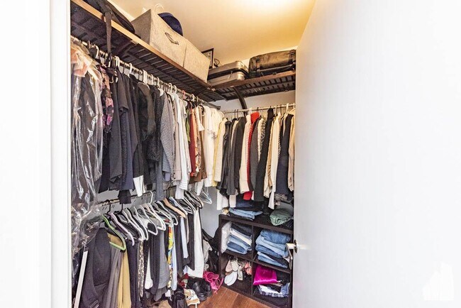 Photo - 1 bedroom in Chicago IL 60654 Unidad 2605