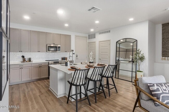 Photo - 1225 N Arizona Ave Unit B21