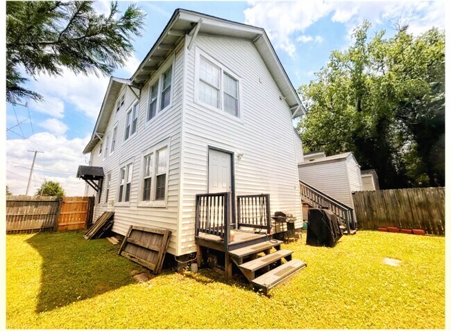 Photo - 400 Jamestown Ave