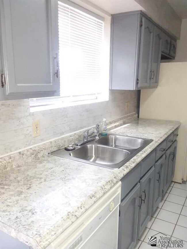 Photo - 833 S Avenue A Unit 5