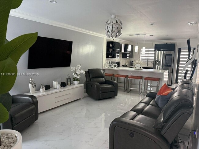 Photo - 2837 W 75th St