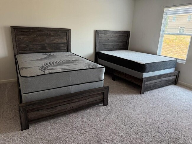 Photo - 35 Oxford Ln