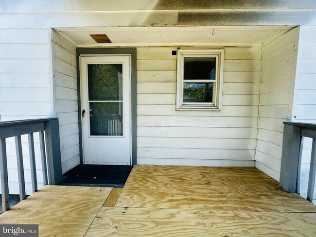 Building Photo - 2700 E Harrisburg Pike Rental