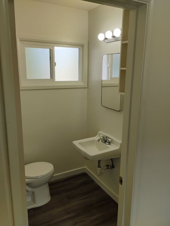 5311 Lexington Ave Unit 8